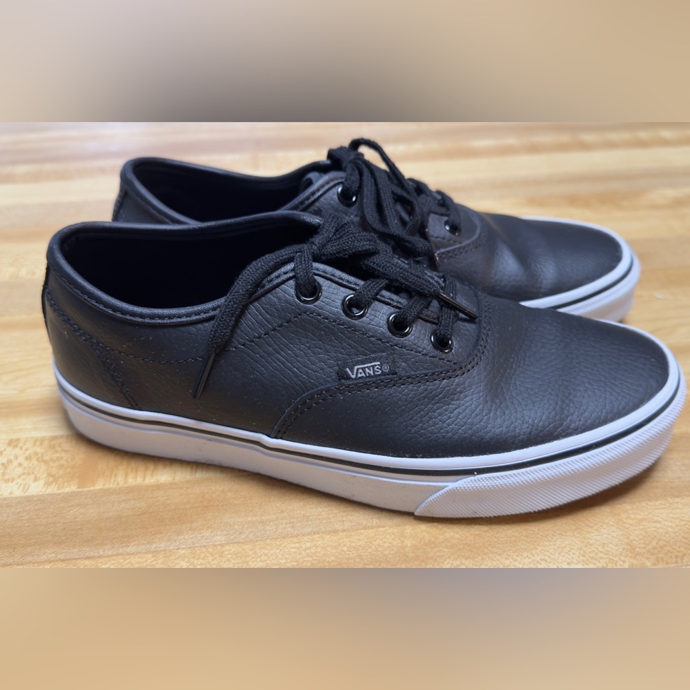 Vans Women's Doheny Decon Tumble Leather Black/White Shoes - 8.0